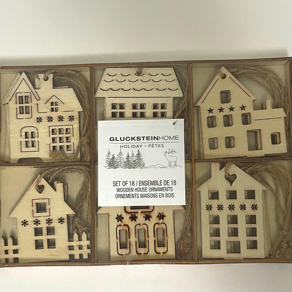 Set of 8 Wooden House ornaments - brand new! - Picture 2 of 4
